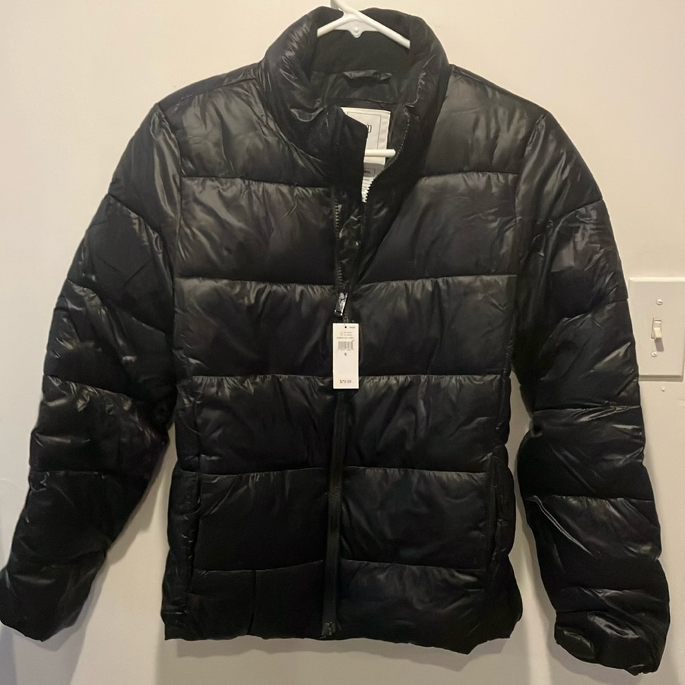 Gap woman’s small black puffer coat. NWT